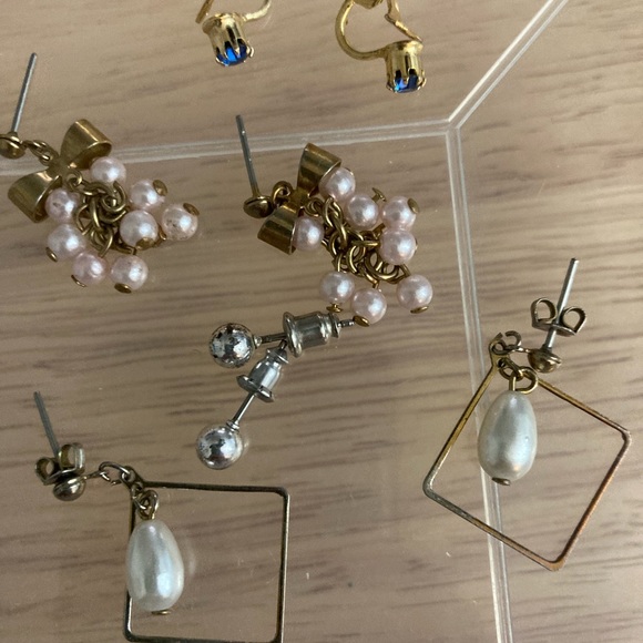 Vintage 4 Pair Pierced Earrings Pearl Blue Stone Silver Balls Pearl Like Stones - Picture 2 of 3